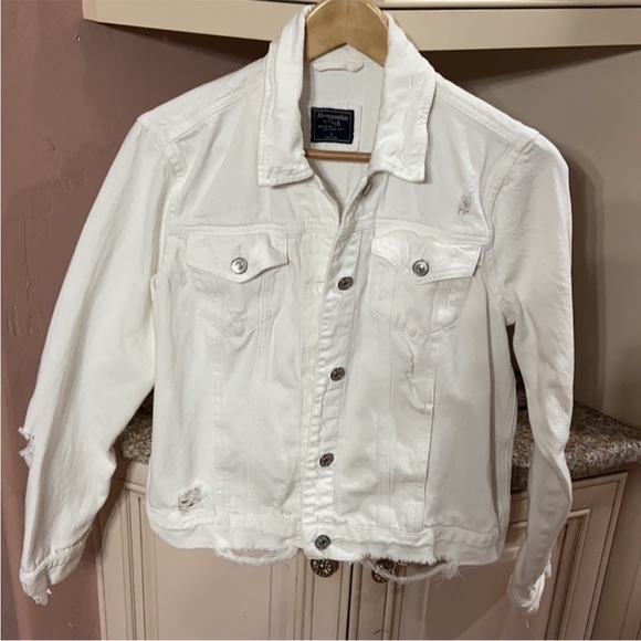 White distressed Abercrombie and Fitch Jean jacket - Picture 2 of 10